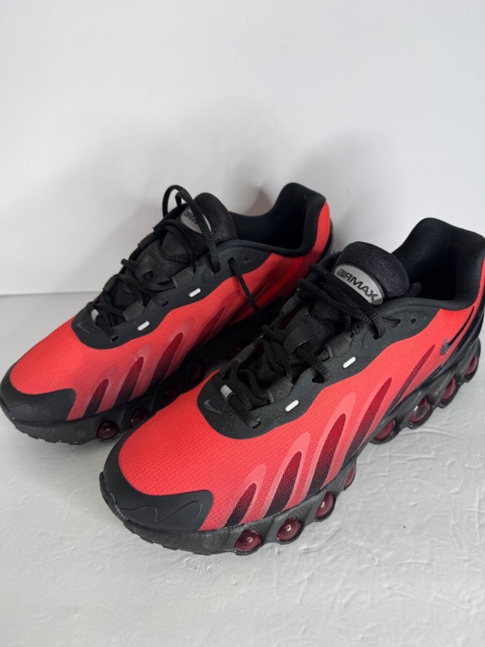 Nike Air Max DN8 Bred Sneaker Black Red EU 43 Mens 9.5 Womens 11 NIB - Picture 4 of 8